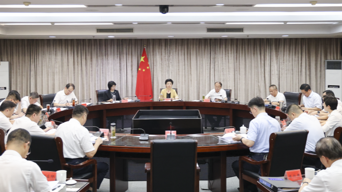 萬聞華主持召開全市經濟形勢分析會